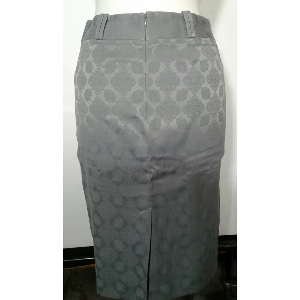 Worthington Gray Skirt size 6 petite